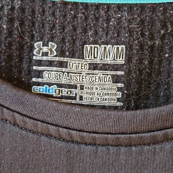 NWOT Under Armour top - Picture 2 of 3